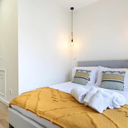 Apartamento Largo Da Estação B By Sé