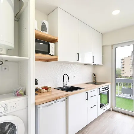 Largo Da Estação B By Sé Braga