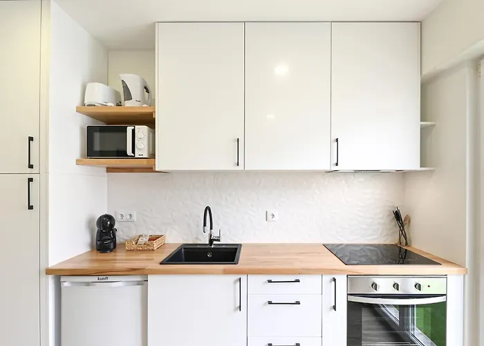 Largo Da Estação B By Sé *